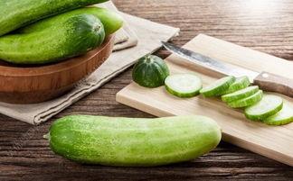 吃瓜有没有坏处,吃瓜有益还是有害？揭秘日常饮食中的“甜蜜陷阱”