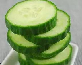 十二岁男孩吃瓜,十二岁男孩的夏日瓜果盛宴