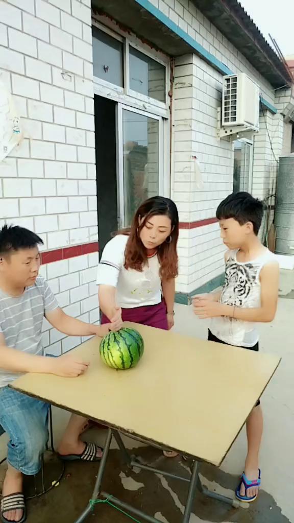 吃瓜孩子妈妈,揭秘育儿路上的酸甜苦辣