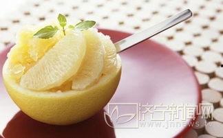 柚子吃面又吃瓜,探寻美食与生活的多重滋味