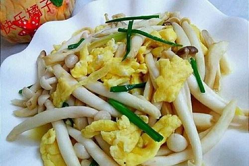 吃瓜海鲜菇炒蛋