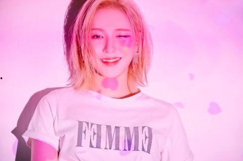 wendy前排吃瓜,揭秘娱乐圈幕后风云  第3张