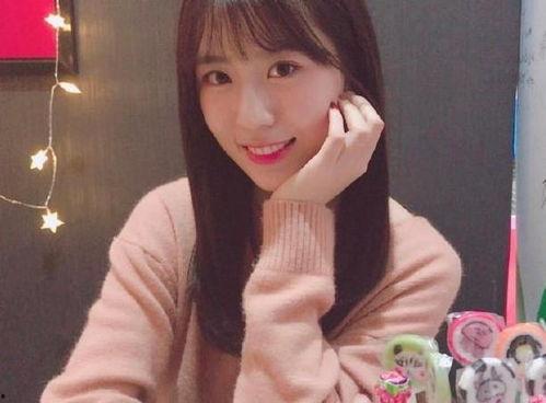 夏宇大琪吃瓜,瓜田里的欢乐时光  第2张